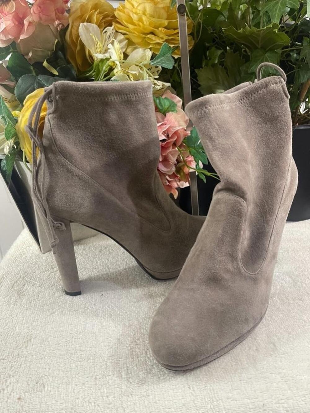 NWOB bStuart Weitzman Glove Tie-Back Suede Ankle Boot 10M (bot1400